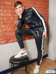 Exclusive Beno Eker Solo Photos Tracksuits Pic 1