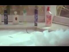 Akshay Kumar in underwear Bathroom Dance Suhaag
