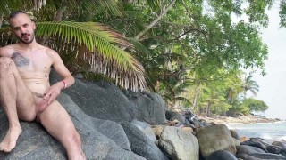 Benji Vega y Xisco en Puerto Vallarta en playa nudista