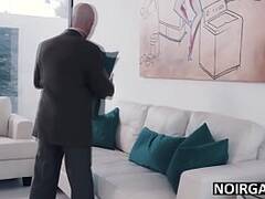 Real estate agent fucks his gay bbc customer to sell house