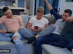 Bubble butt twin gets stretched Beaux Banks, William Seed  M