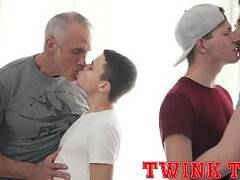 TWINKTOP  Super twink Austin Young TOPS muscle daddy Dolf Di