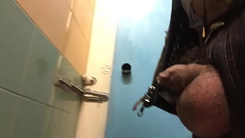 Cruising in HK public toilet