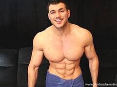 Sexy Muscle Man Drops Towel And Cums