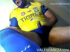 ValesCabeza102 FETISHIST SOCCER PLAYER CUM futbolista calien