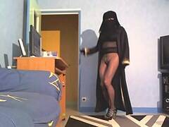 en collant et niqab