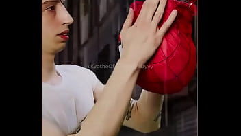 A Spiderboy le encanta que le mamen el pitose pone muy puto 